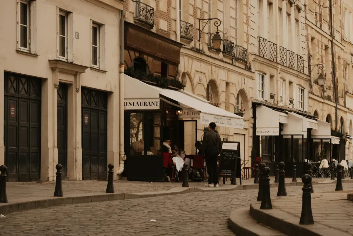 French False Friends: 25 Faux Amis to Avoid