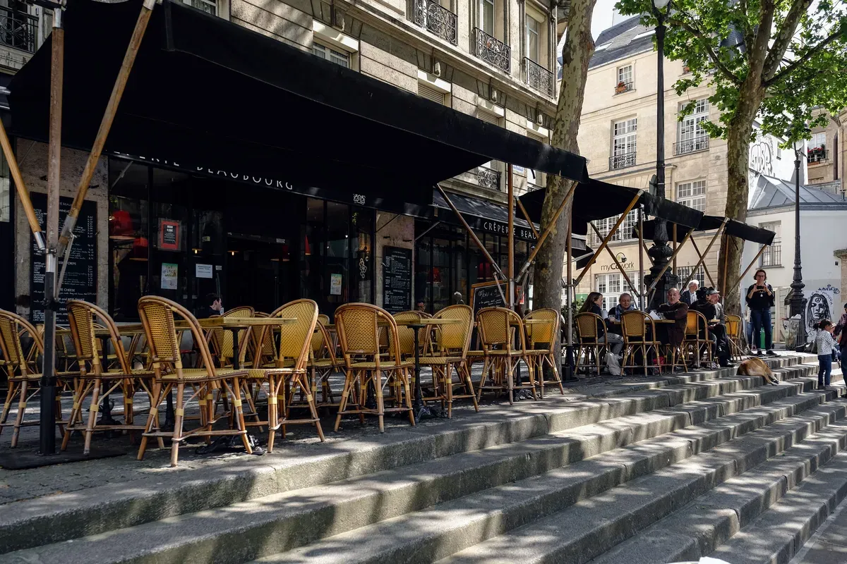 Ordering Food in French: Restaurant Phrases That Work