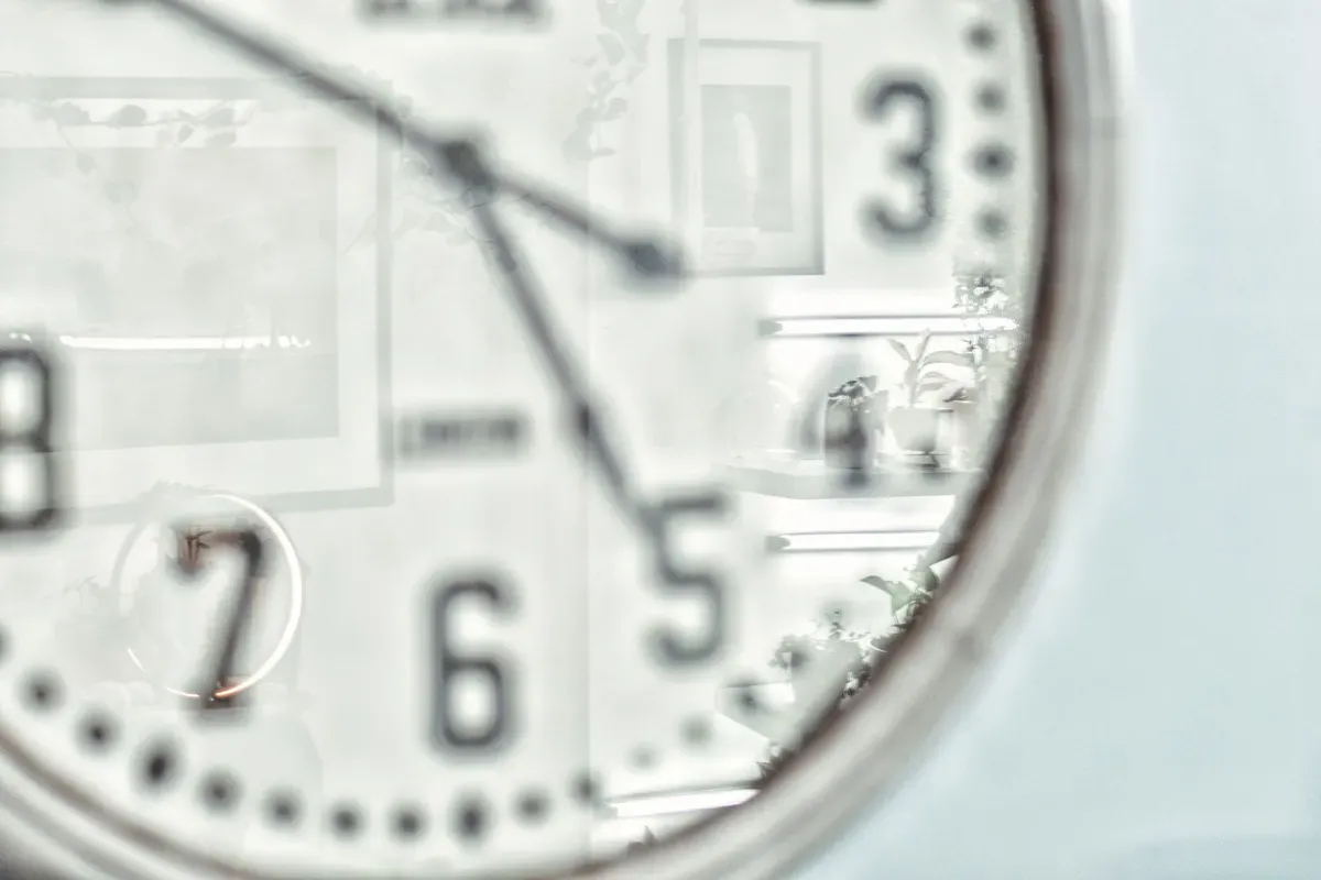 Telling Time in French: Hours, Quarters, 24-Hour